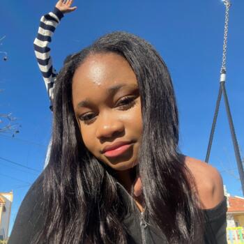 Babysitter Samora Correia: Josiane