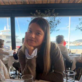 Babysitter Levens: Melina