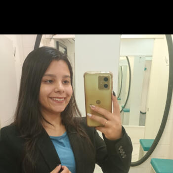 Babysitter in Porto Alegre: Brenda