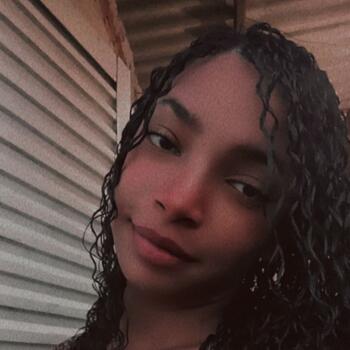 Babá Planaltina (Goiás): Laura