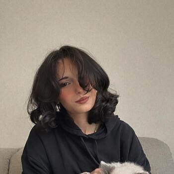 Babysitter in Saultain: Hafsa