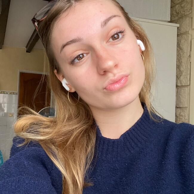 Babysitter in Les Pennes-Mirabeau: Faustine
