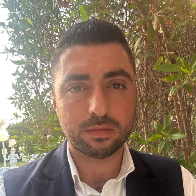 Babysitting job in Dubai: Barış