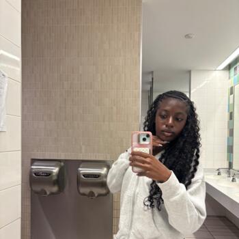 Baby-sitter in Scarborough Junction: Grace