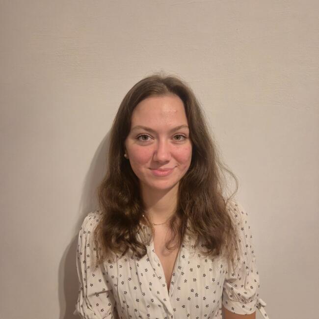 Bébiszitter Göd területén: Anna