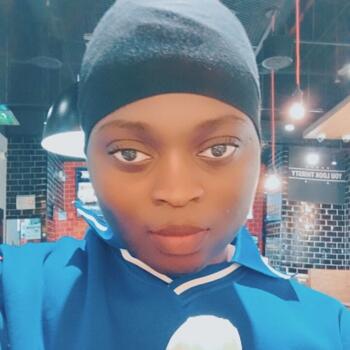 مربية أطفال في دبي: Azeezat