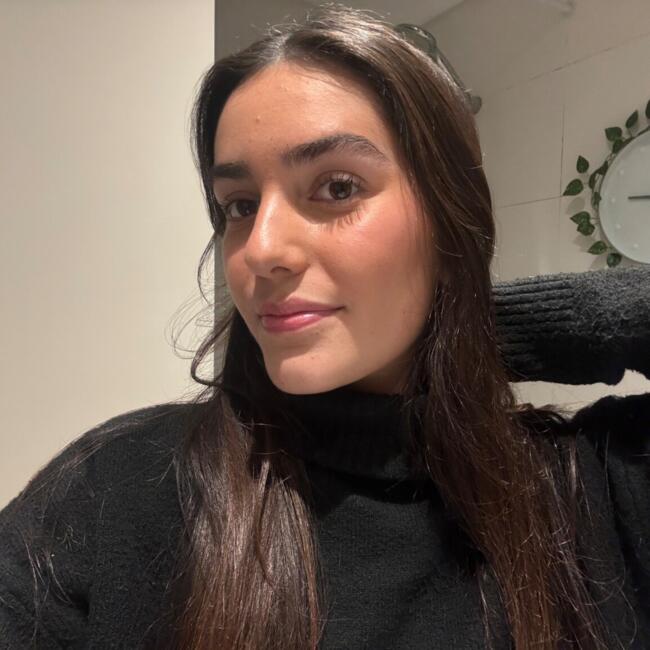 Babysitter in Cascais: Bruna