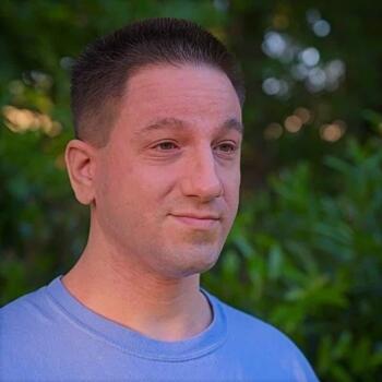 Baby-sitter in Nanaimo: Ken