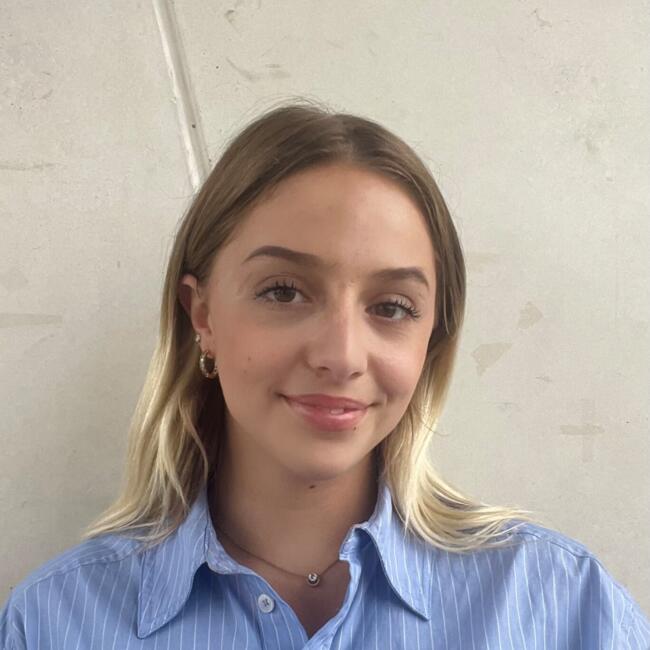 Babysitter in Suresnes: Melina