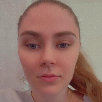 Babysitter in Richmond: Evelyn