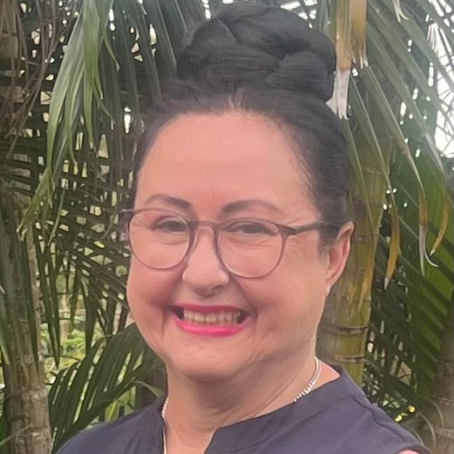 Babysitter em Gold Coast: Stephanie