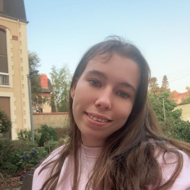 Babysitter in Vichy: Oceane