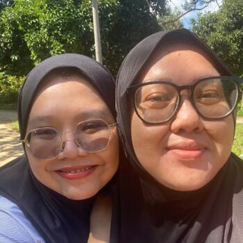 Kerja pengasuh di Senggarang: kerja pengasuh Siti