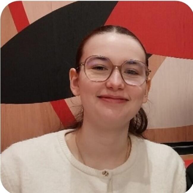 Babysitter in Saint-Pierre-du-Perray: Clara