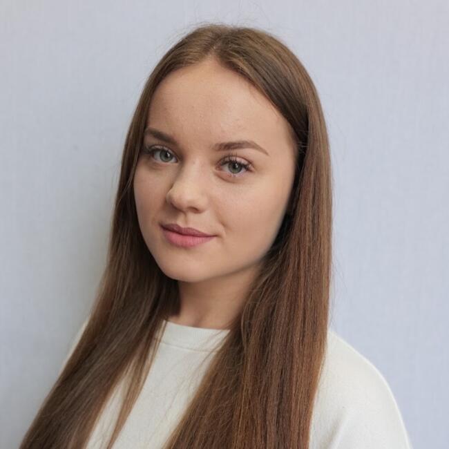 Babysitter in Liteni: Denisa
