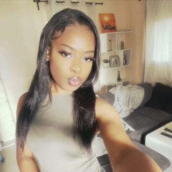 Babysitter in Clichy-sous-Bois: Mariam