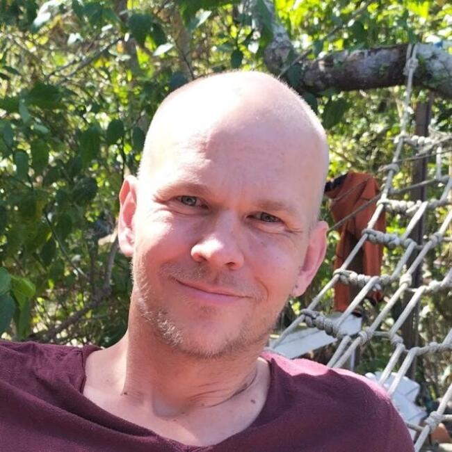 Emprego de babá em Curitiba: Hannes