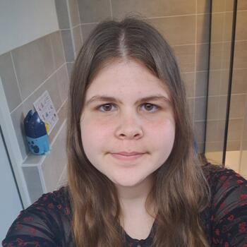 Babysitter in Pocé-les-Bois: Katell