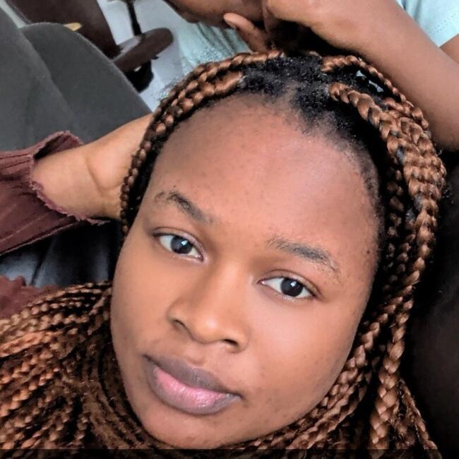 Babysitter in Montreal West: Aicha