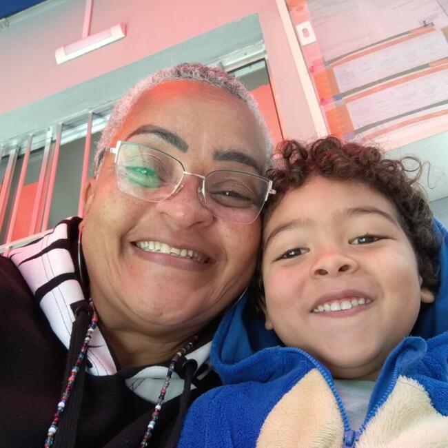 Babysitter in Praia Grande: Aline