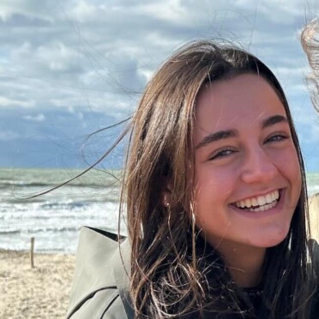 Babysitter in Villeneuve-d'Ascq: Théonie