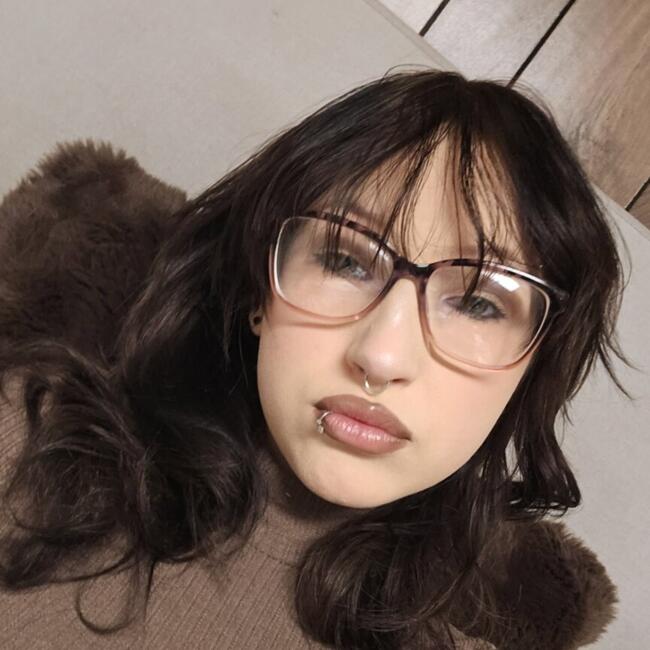 Babysitter in Tacoma: Kaz