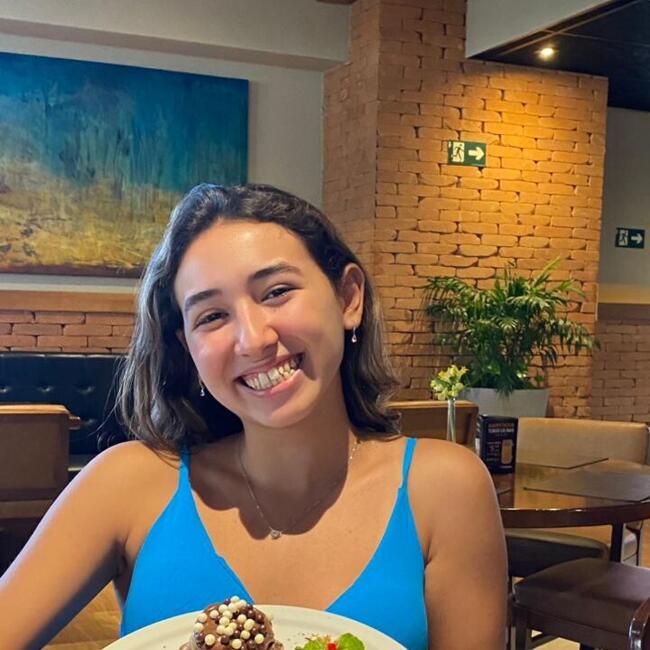 Babysitter in Jundiaí: Nicole