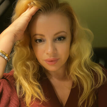 Nanny job in Abu Dhabi: babysitting job Лена