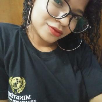 Babysitter Brasília: Lorena