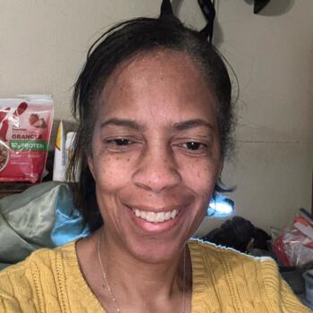 Babysitting job in Arlington: babysitting job Yolanda
