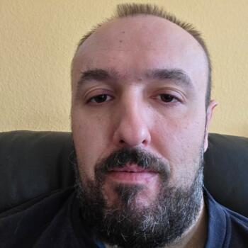 Job de garde d'enfants à Lyon: job de garde d'enfants Lionel