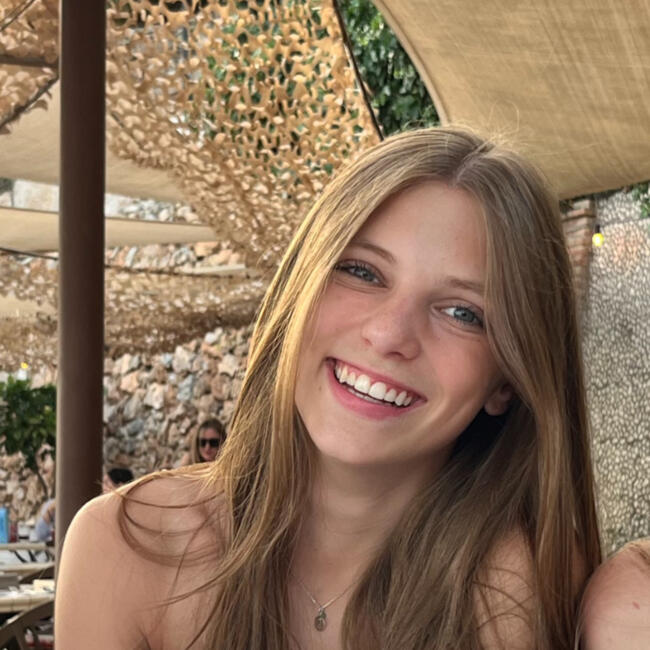 Babysitter in Harelbeke: Elise