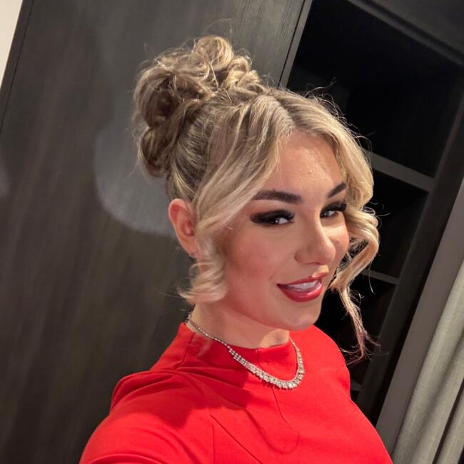 Babysitter in Manchester: Mckalie