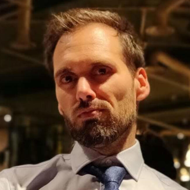 Babysitting job in London: Carlos Juan