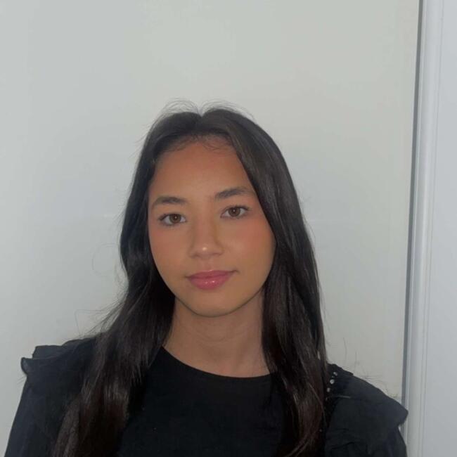 Babysitter in Calais: Cloe