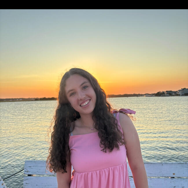 Babysitter in Clayton: Mikayla