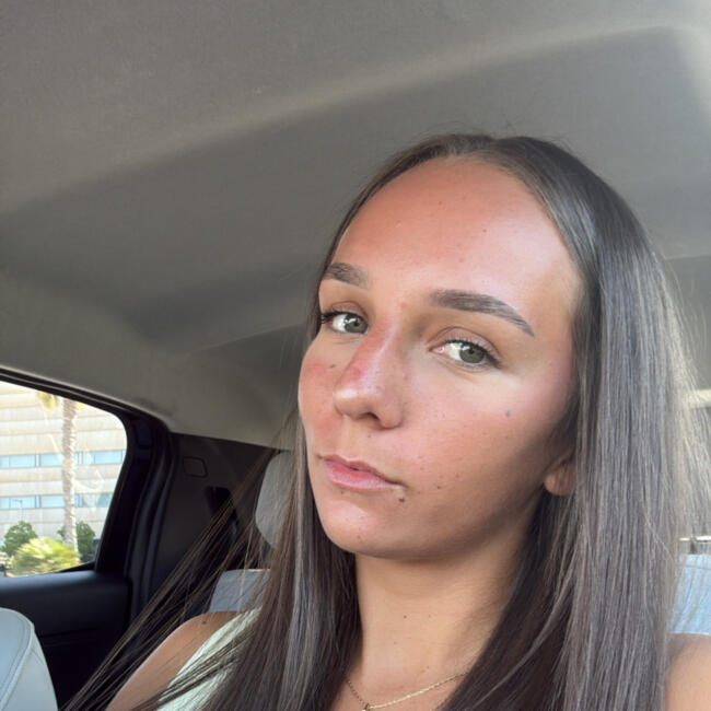 Babysitter in Antibes: Clémentine