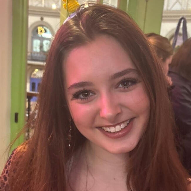 Babysitter in York: Mia