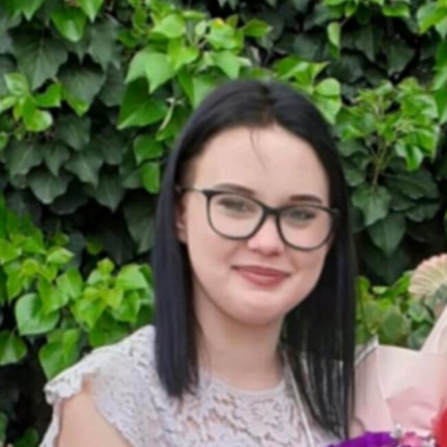 Bébiszitter Kisújszállás területén: Adina