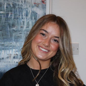 Babysitter in Dún Laoghaire: Robyn