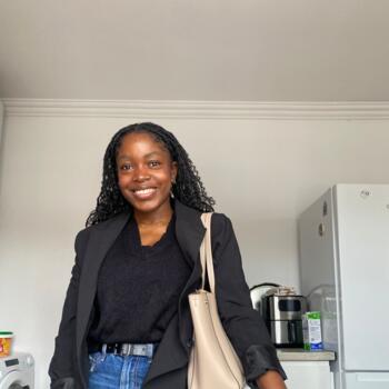 Babysitter in Sobreda: Miria Teresa