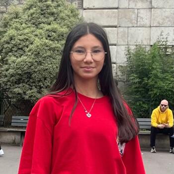 Babysitter in Levallois-Perret: Maroua