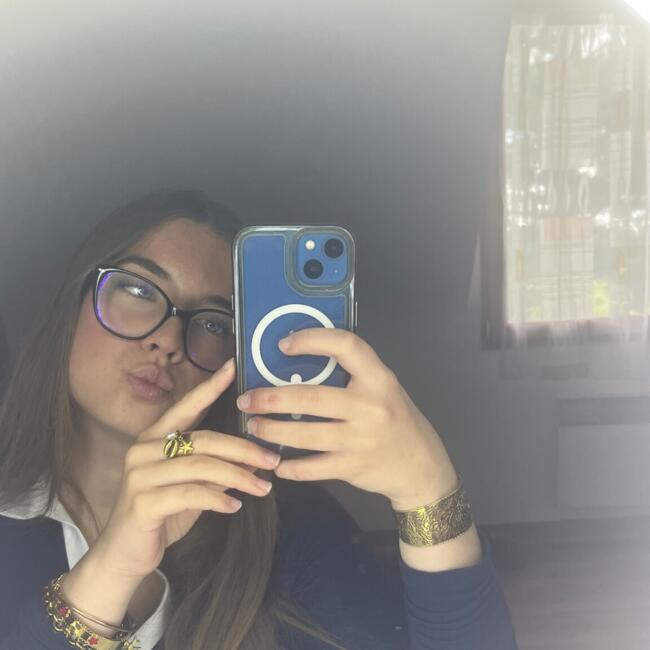 Babysitter in Orgères: Tessa