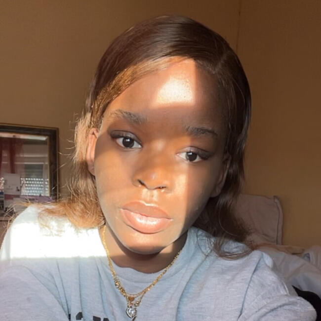 Babysitter in Montceau-les-Mines: Blessyn