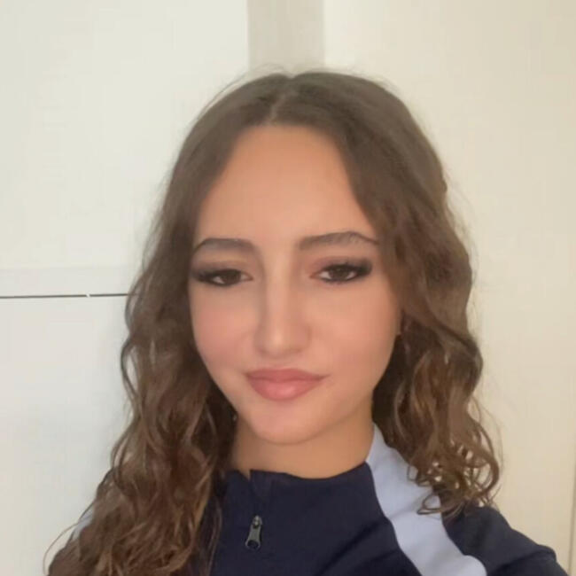 Babysitter in Annemasse: Yllka