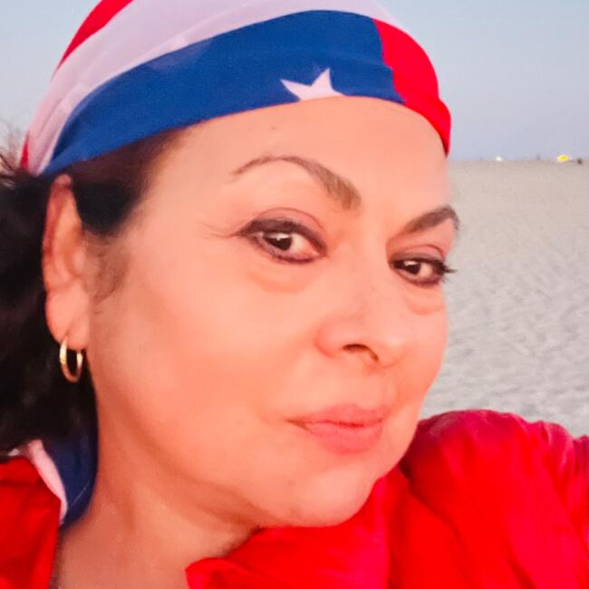 Babysitter in Long Beach: Marcia