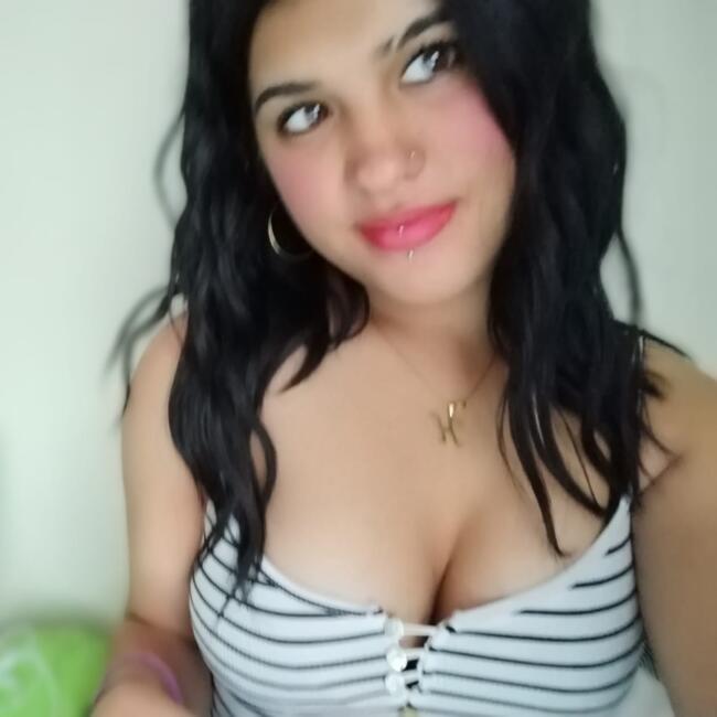 Babysitter in Airway Heights: Paola