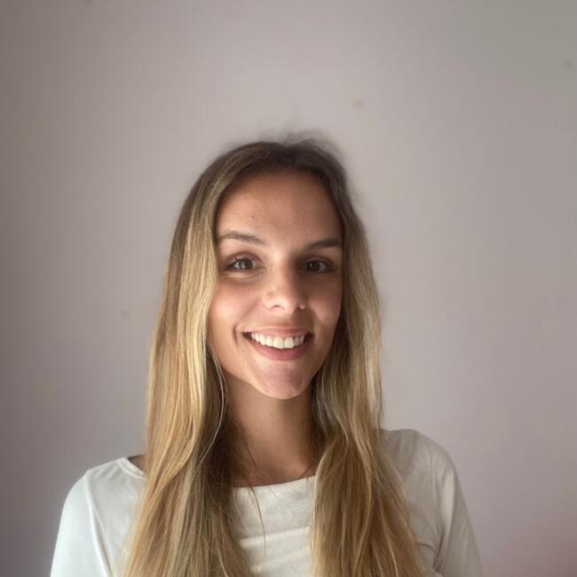 Babysitter em Marteleira: Daniela