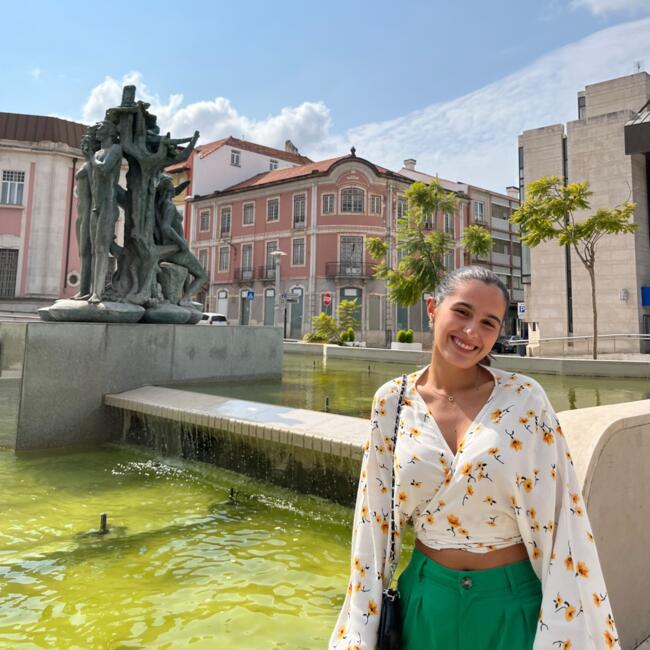 Babysitter em Cruz Quebrada: Sofia