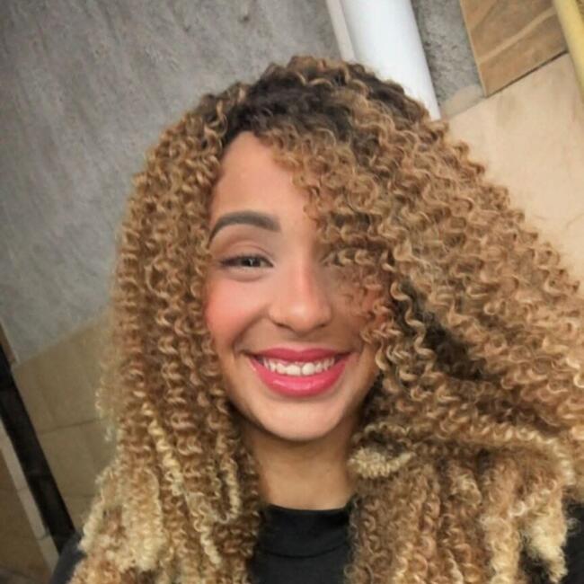 Babysitting job in Vila Velha: Thaynara